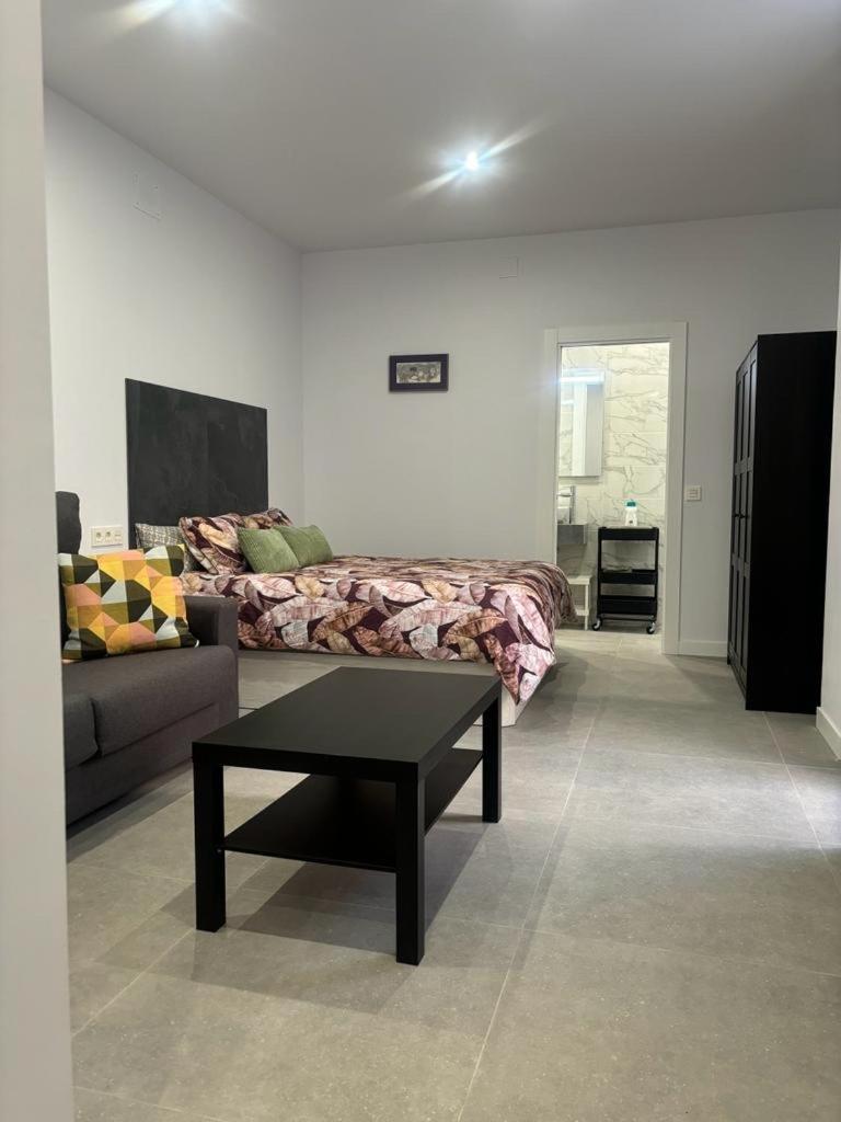 Hermoso Piso A 5 Minutos De La Estacion De Bus Y Tren Maria Zambrano Appartement