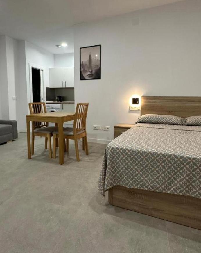 Hermoso Piso A 5 Minutos De La Estacion De Bus Y Tren Maria Zambrano Appartement *